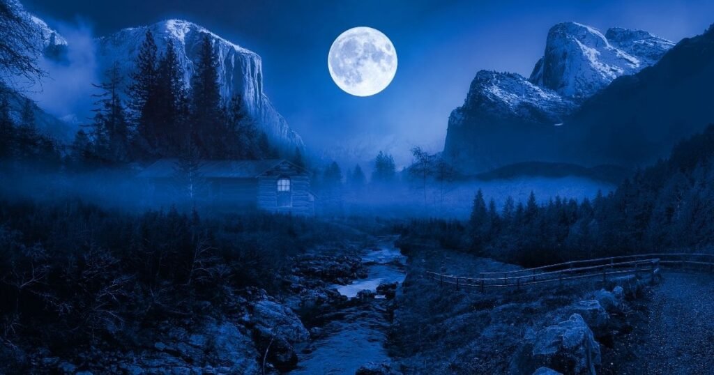 Moon Romantic Shayari